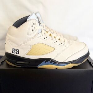 AUTHENTIC Jordan 5 Retro A Ma Maniére Dawn size 10.5M / 12W FZ5758-904 2023 USED